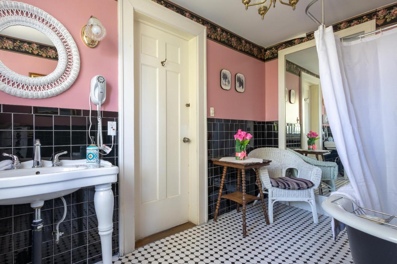Chestnut Bed & Breakfast Niagara Falls