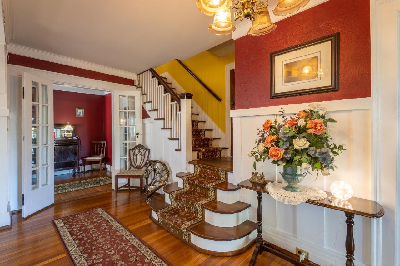 Bed & Breakfast Chestnut Niagara Falls