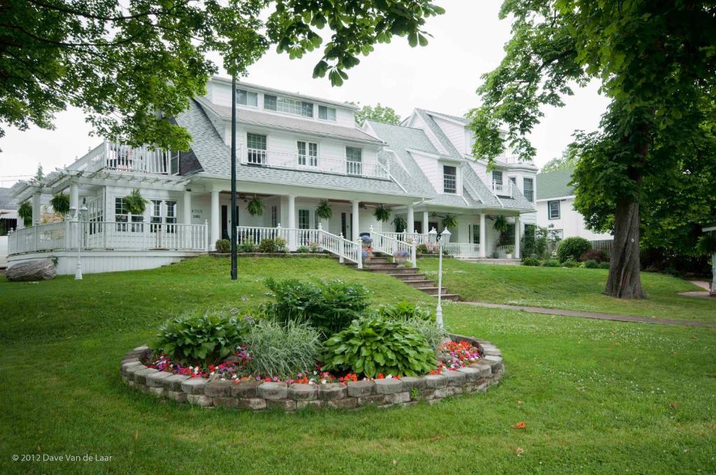 Bed & Breakfast Chestnut Niagara Falls