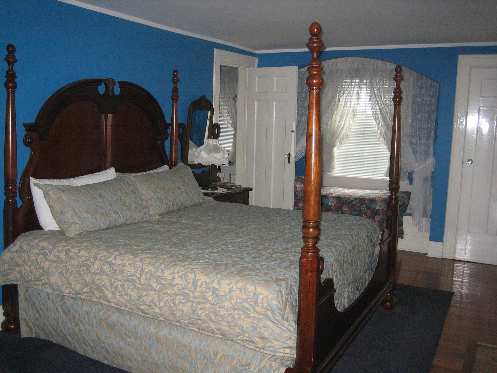 Bed & Breakfast Chestnut Niagara Falls