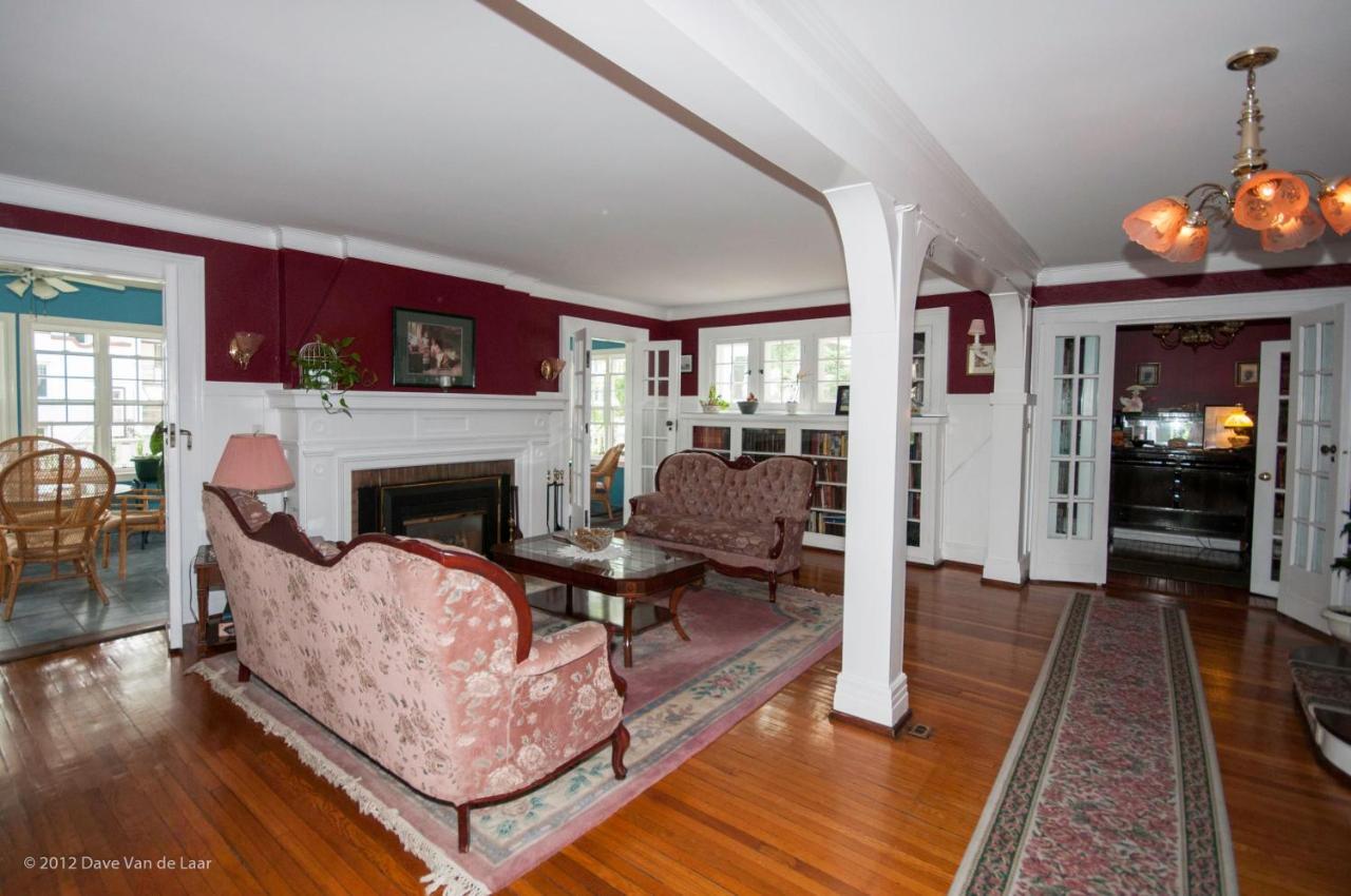 Bed & Breakfast Chestnut Niagara Falls