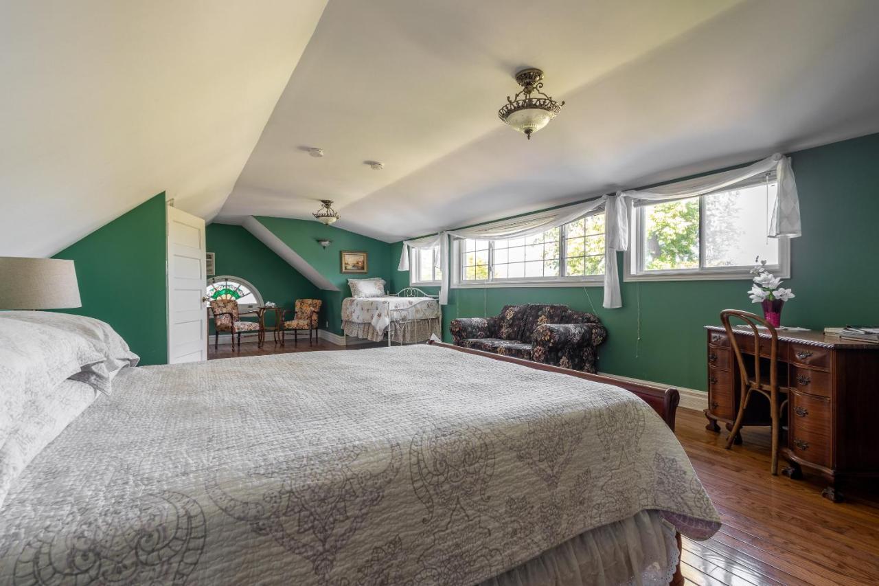 Chestnut 3* Niagara Falls